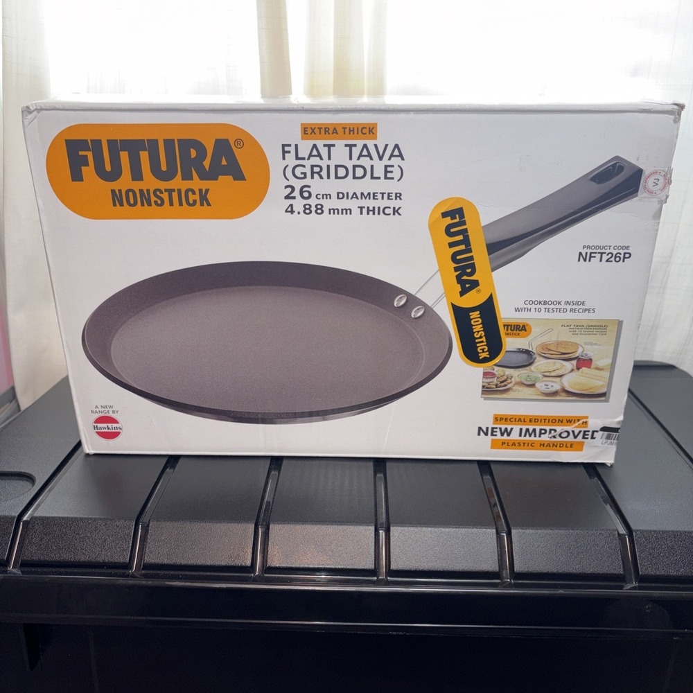 Hawkins Futura 22 cm Flat‎ Tava, Hard Anodised Tawa, (Black) AFT22